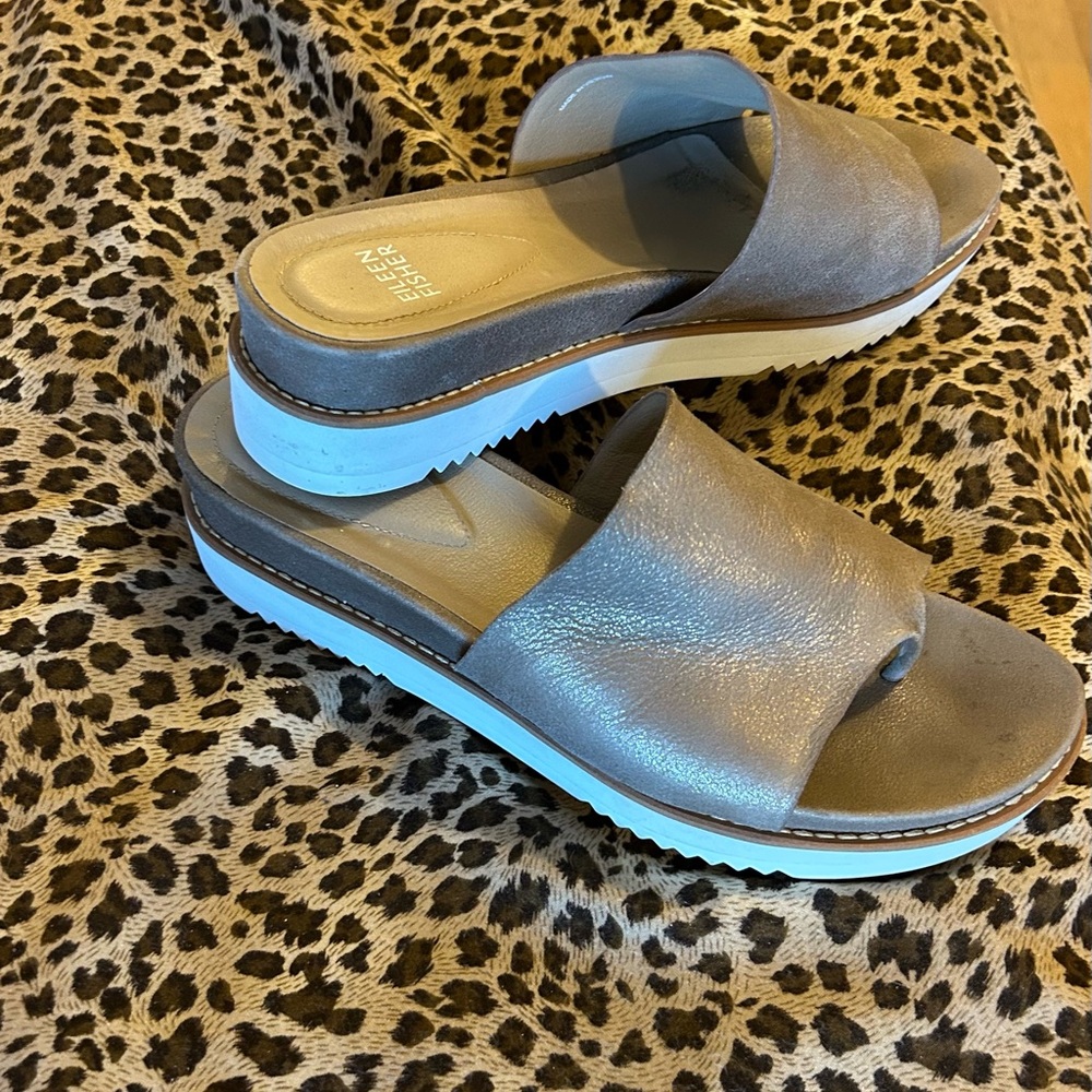 Eileen Fisher Women's Metallic Metallic Pewter Mules - Picture 2 of 3